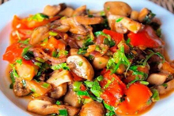 Овощное рагу с белыми грибами