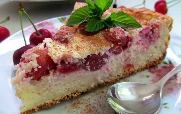 С творогом и вишней